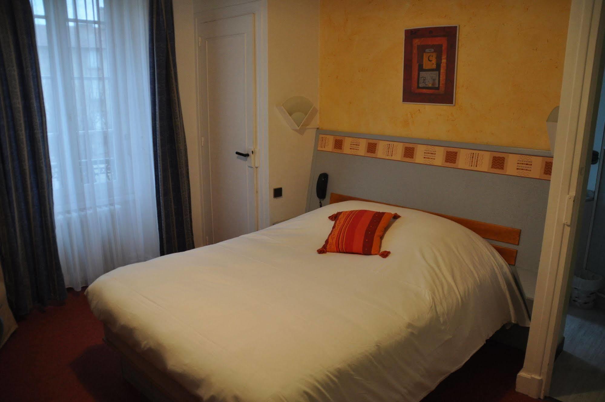Hotel De Naples Vichy Zewnętrze zdjęcie
